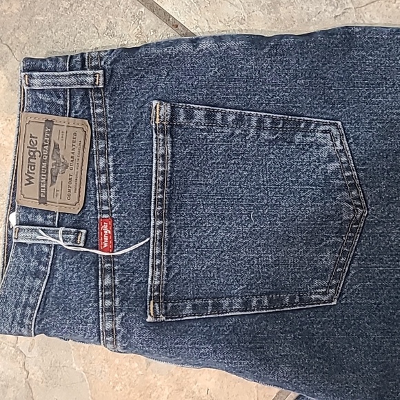 Mens 38x32 wrangler jeans - Picture 2 of 6